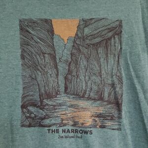 ZION NARROWS TEE NWOT SIZE SMALL TEAL